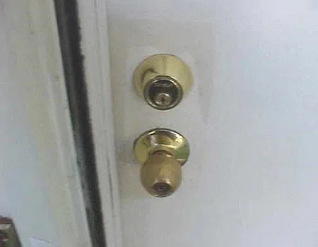 Bronx Central Locksmith Bronx, NY 718-663-2539 - apartment-lock-change